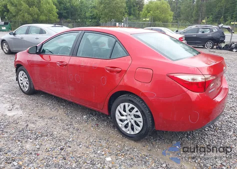 2017 Toyota Corolla Le z USA, uszkodzony, nr VIN 5YFBURHE3HP676932